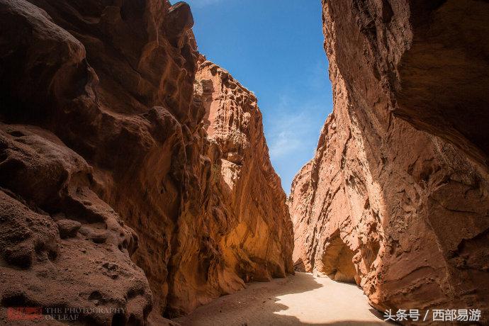 这是“中国峡谷之王”，里面的镇谷之宝，游客看了很尴尬