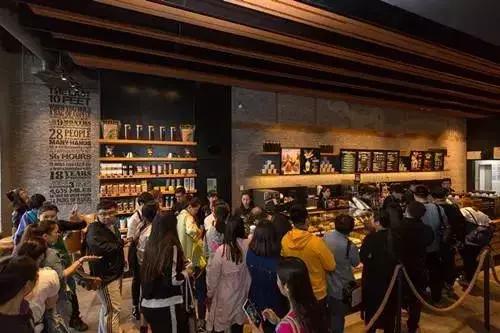 星巴克为什么选择饿了么而不是美团?