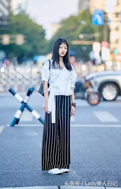 经典条纹单品时尚达人怎么穿,黑白条纹怎么穿不土气