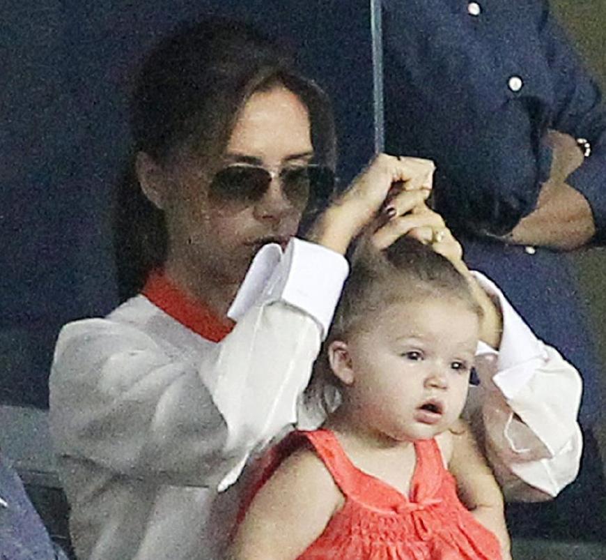 小七最新发型,小七剪短发的样子