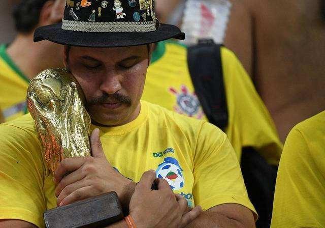 论一个人对足球的热爱,对足球哪方面感兴趣