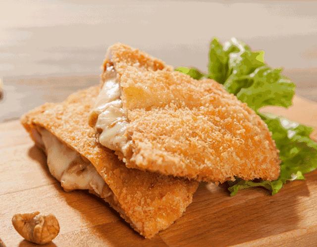 小鸡迷、正新、第一佳、豪大大,谁才是鸡排界的扛把子?