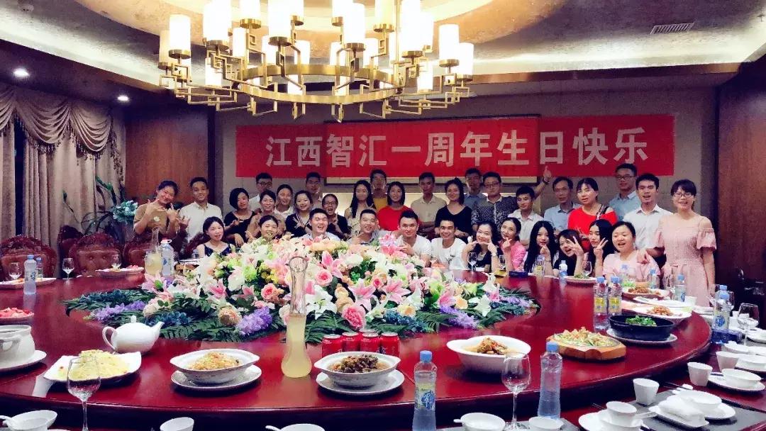 从文艺兵到装甲兵，再到财税老板，这个90后的兵哥哥不一般