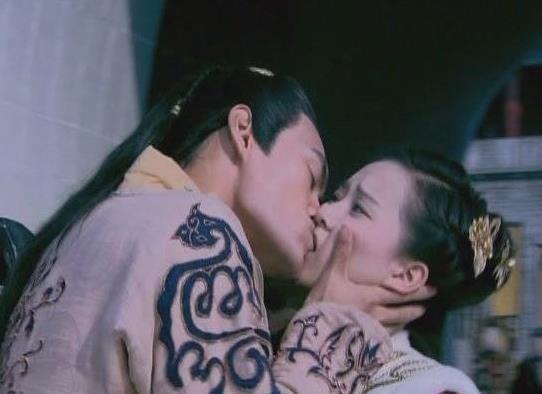 女明星拍吻戏怎么避免生情,明星拍吻戏的安全措施