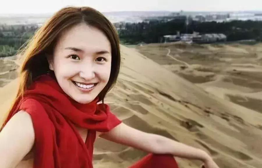 27岁重庆妹子化妆成蒙拉丽莎,重庆妹子化妆