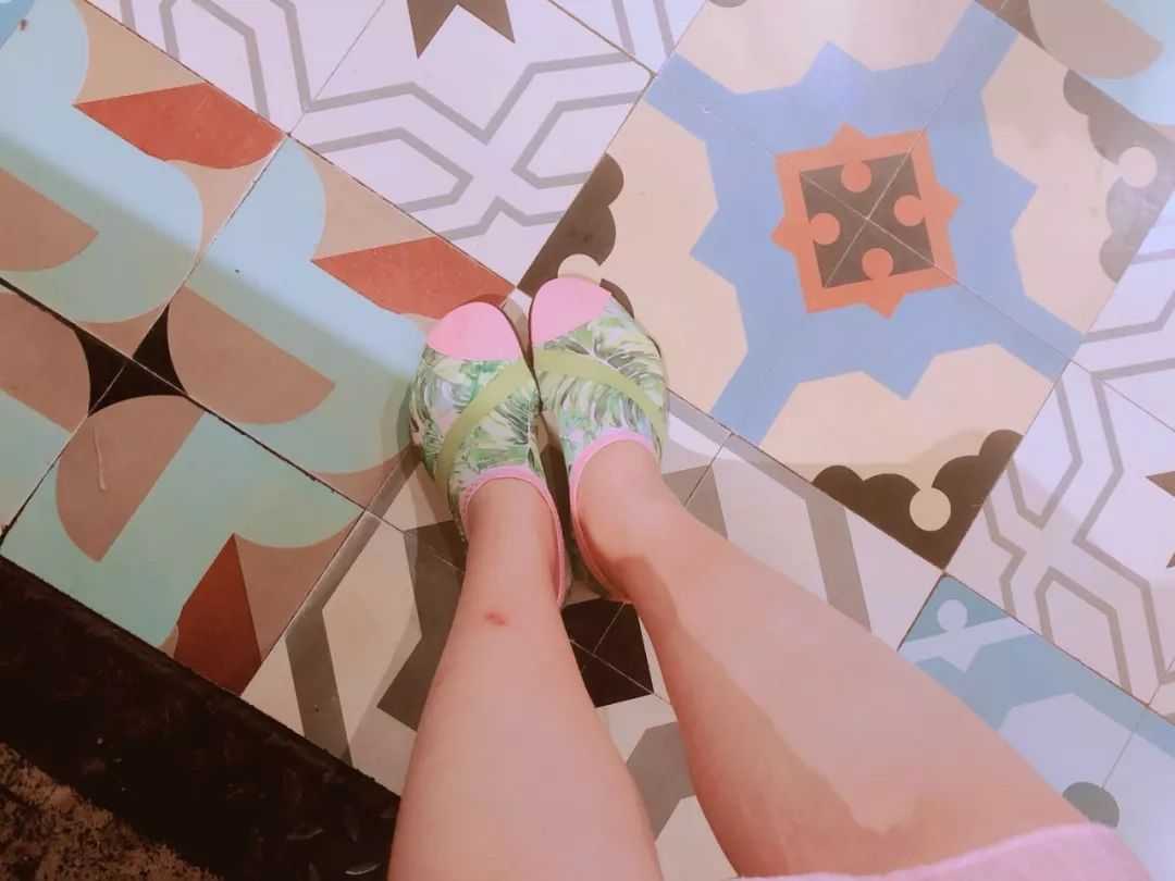 蔡少芬同款小白鞋,蔡少芬生活真美好同款乐福鞋