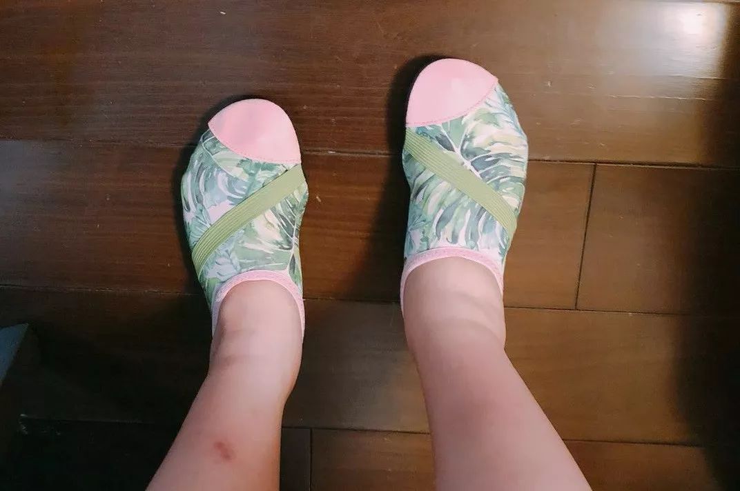 蔡少芬同款小白鞋,蔡少芬生活真美好同款乐福鞋