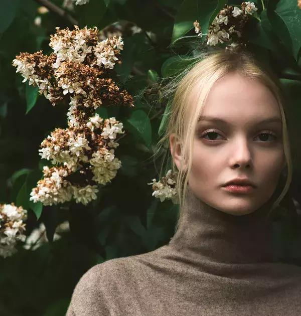 抖音30万赞，勾搭俄罗斯小姐姐拍照套路get