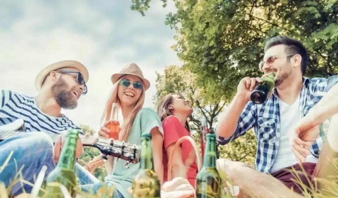 要多去旅行而非只是旅游,去旅行而不是旅游