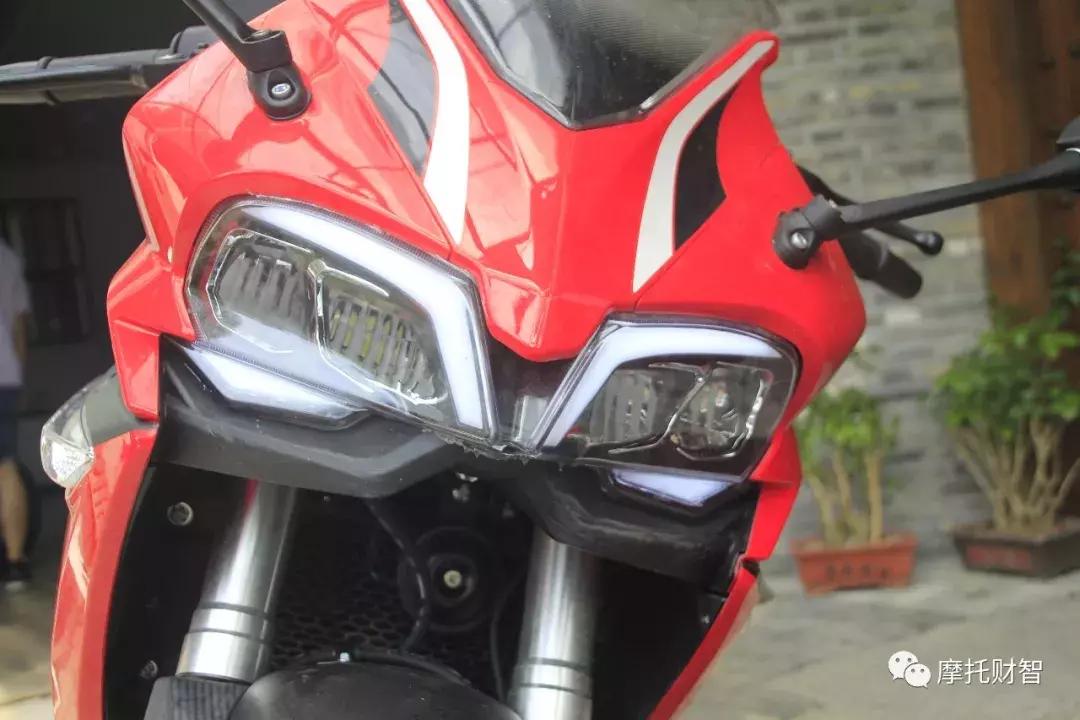 最新款隆鑫无极300rr,无极300rr19款和20款有什么区别吗