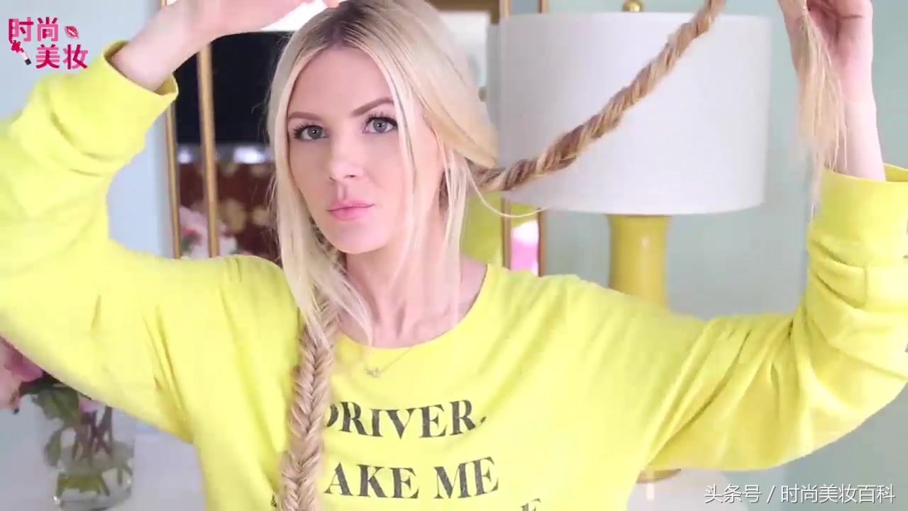 鱼尾扭扭夹盘发教程中短发,两边编发的低盘发简单好看教程