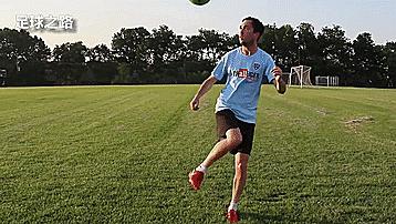 在家没足球怎么练习颠球,中学生排球颠球怎么练习