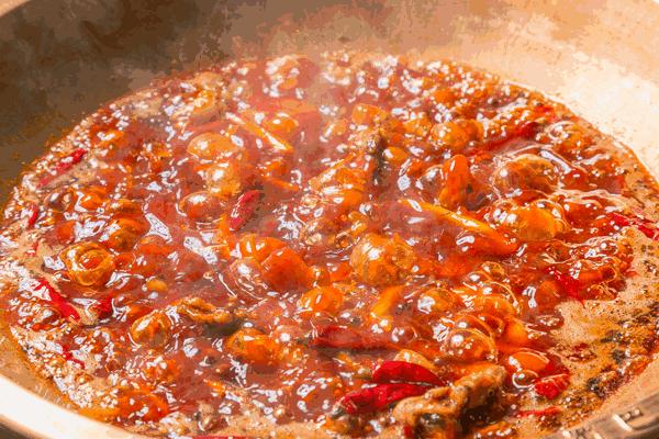 牛蛙火锅和毛肚火锅哪个受欢迎,魔都火锅店