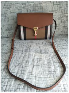 拼多多上巴宝莉为何如此便宜,殊途同归罢了