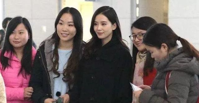 脸大脖子粗短适合什么发型,脸大脖子粗怎么穿高领