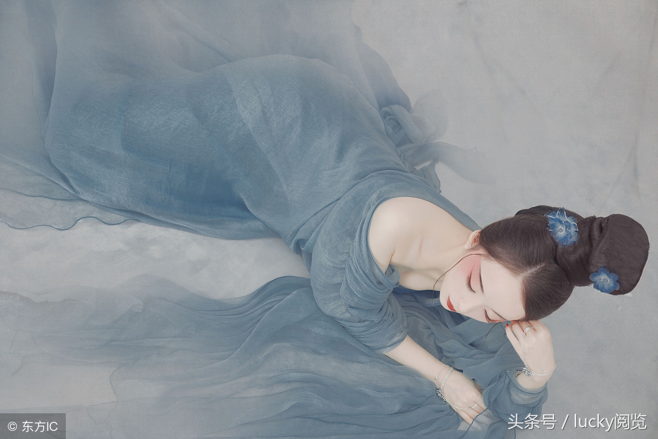 穿越成了傻子,穿越变成傻子父母双亡