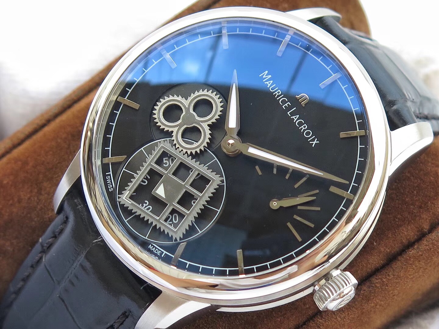 广州仿冒瑞士表曝光视频,瑞士警方销毁广州假表