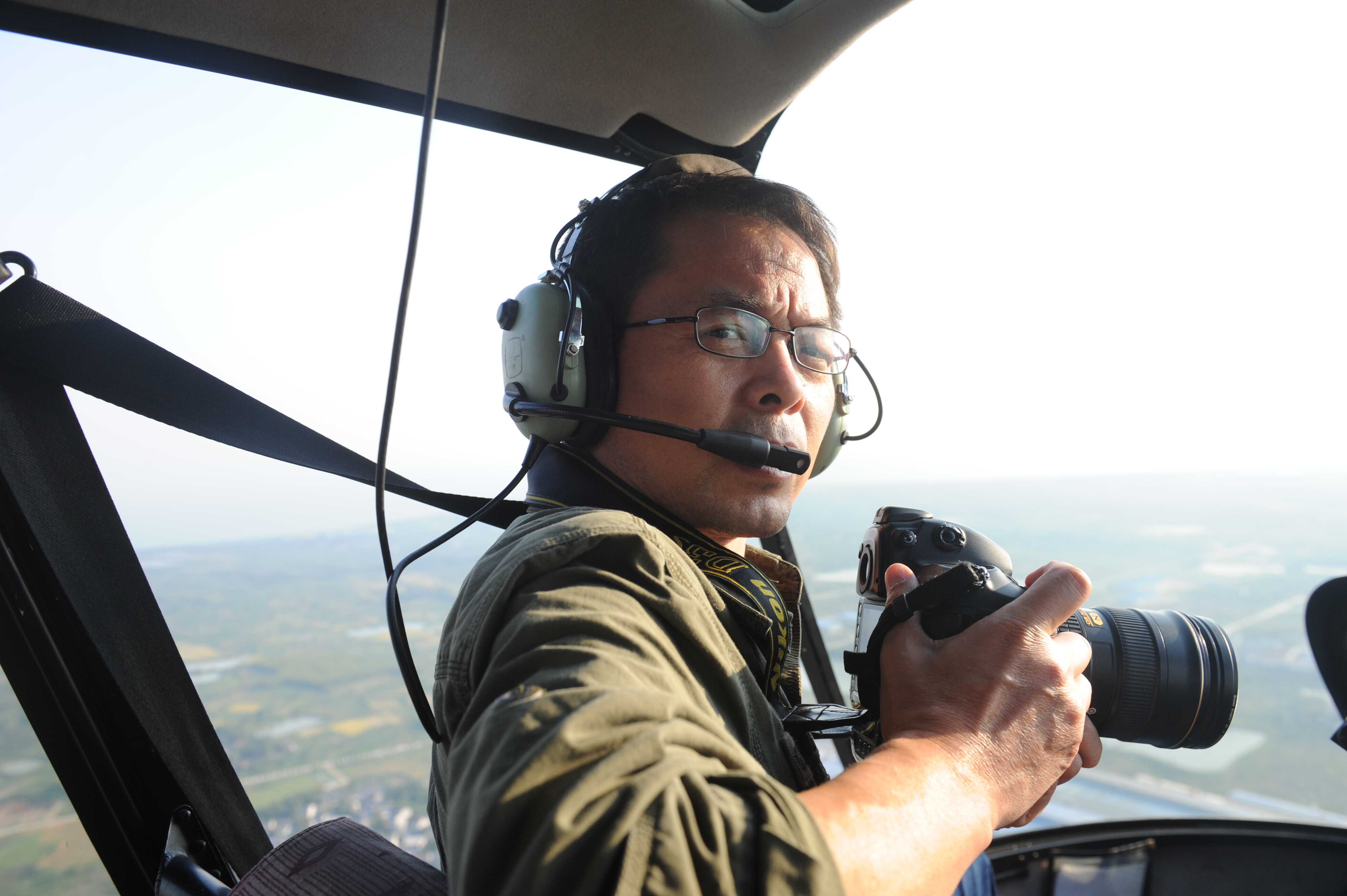 资深记者辞职专拍小人物，在头条获6亿流量，还用镜头解救了140个家庭