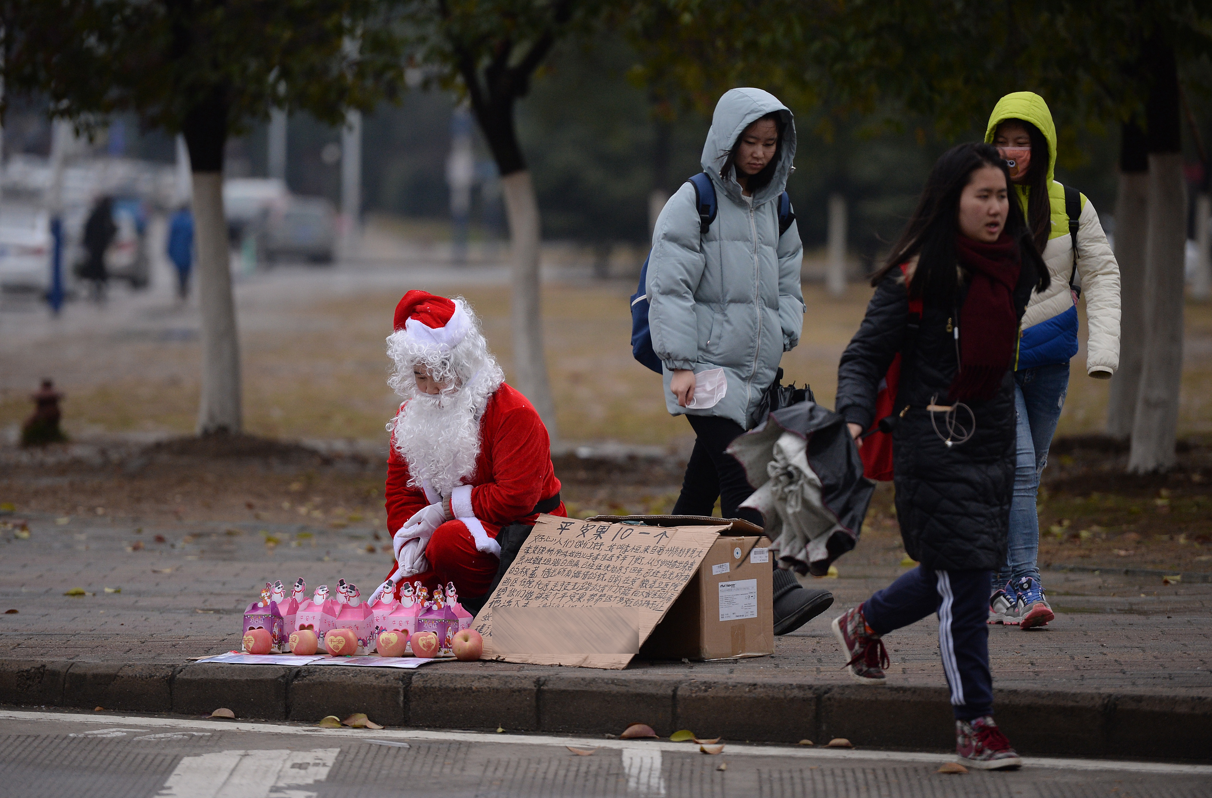 阅读量超6亿，用镜头救了140个困难家庭，从记者到自媒体网红咋炼