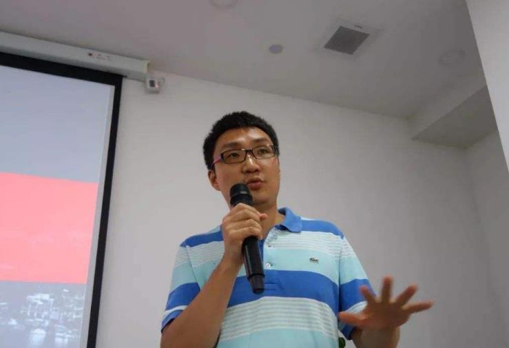 拼多多直击淘宝也有山寨，网友：不道德，临死要找个垫背一起的！