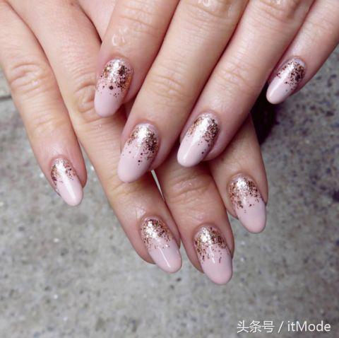 美甲夏天不要甲片推荐什么,短指甲手黑适合夏天的美甲