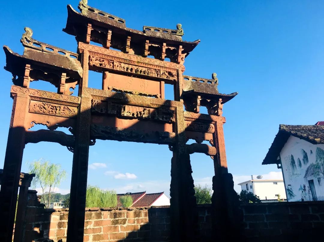 千年山中古村风景,千年香樟百年古村