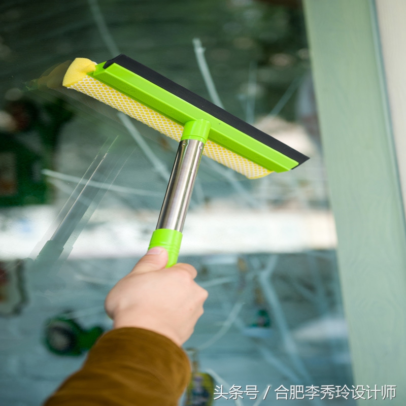 高层玻璃窗清洁方法,如何高效快速的清洁窗户
