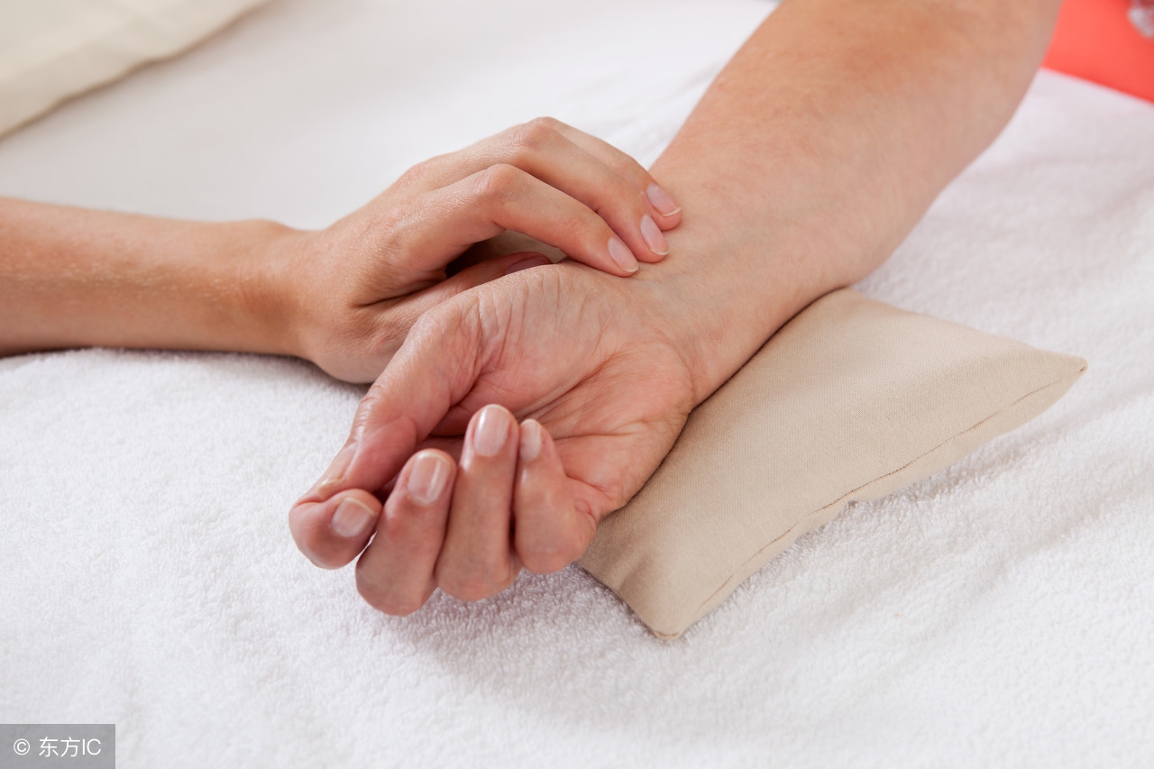 大姨妈两天就没了怎么回事,大姨妈提前月经量少什么原因