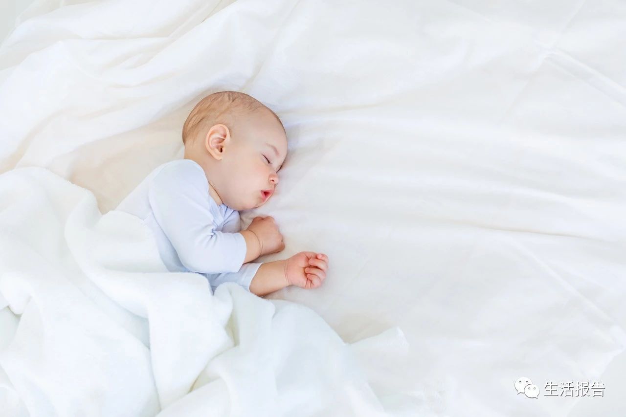 宝宝长牙期护理,宝宝长牙了吃手指要不要干预