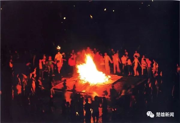 楚雄火把节玩火,楚雄火把节活动安排地点和时间