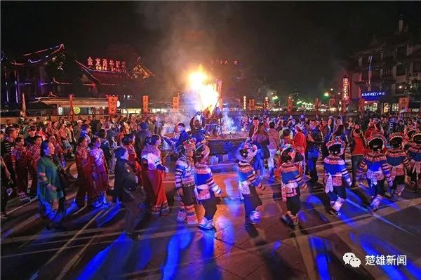 楚雄火把节玩火,楚雄火把节活动安排地点和时间