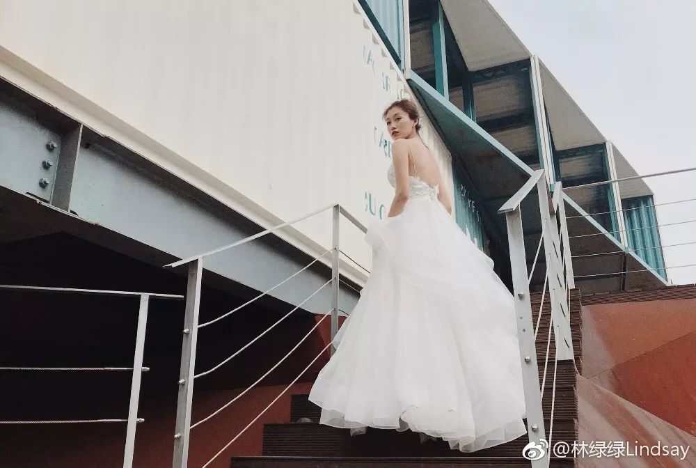 用手机自拍婚纱照,单人婚纱自拍怎么拍