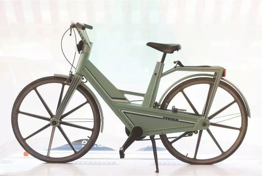 国内出了全球第一款“共享女友”，竟然被老外收藏进博物馆？