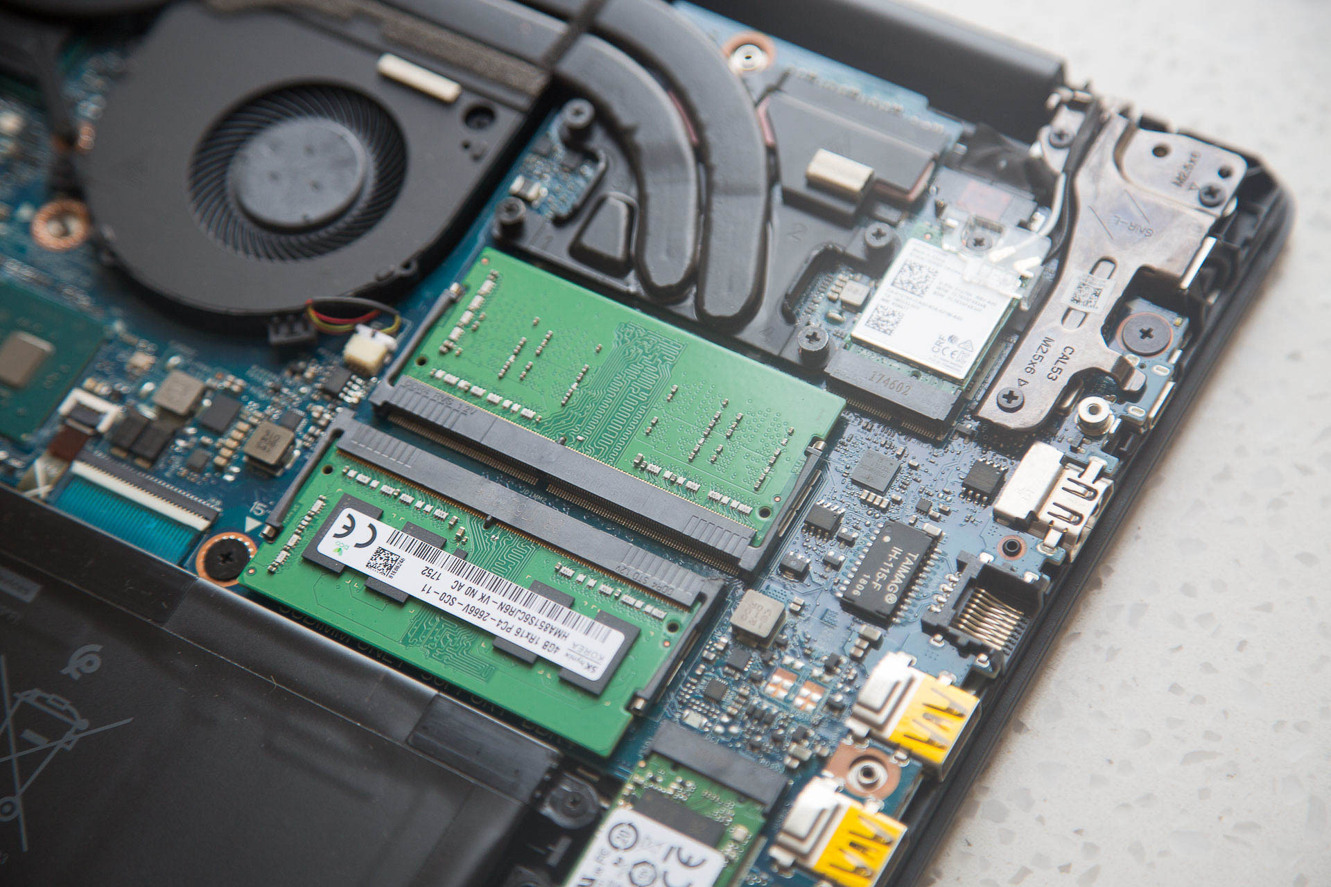 低调性能强悍的笔记本电脑,低调的性能小钢炮