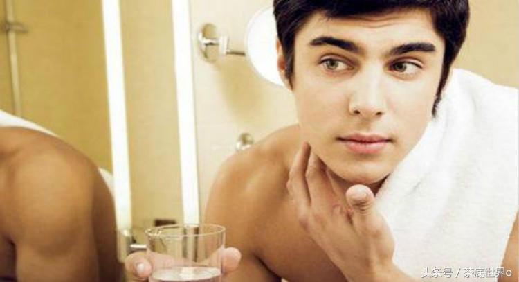 用电动剃须，胡子却生长太快，用手动的怎样刮胡子不会受伤？