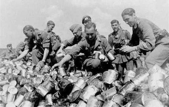 二战时，美军的单兵口粮有多“奢侈”？可口可乐一年喝掉10亿多瓶