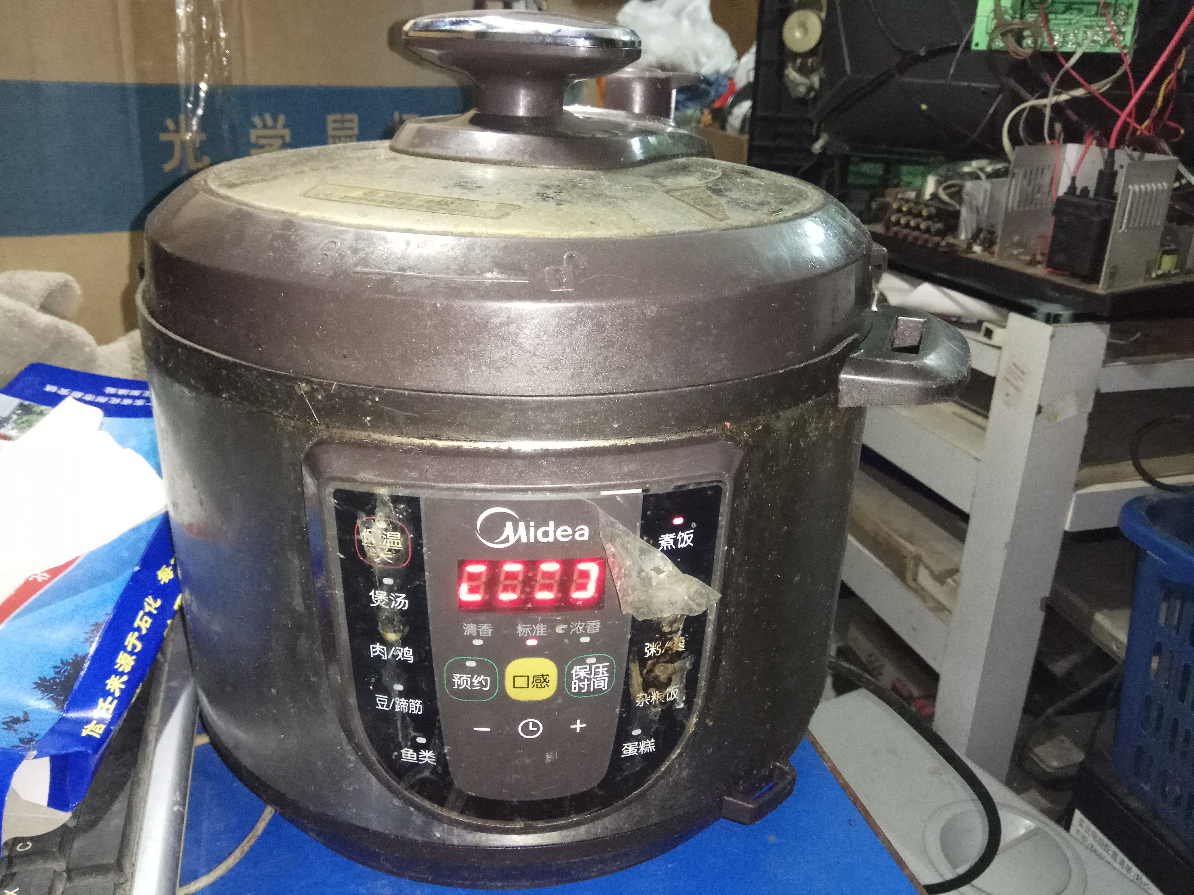 美的电压力锅压力阀漏气怎样维修,美的电压力锅常见故障及维修方法