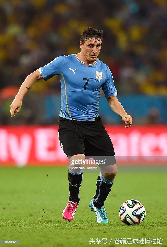 世界杯鸳鸯足球鞋,世界杯彪马鸳鸯足球鞋绿橙