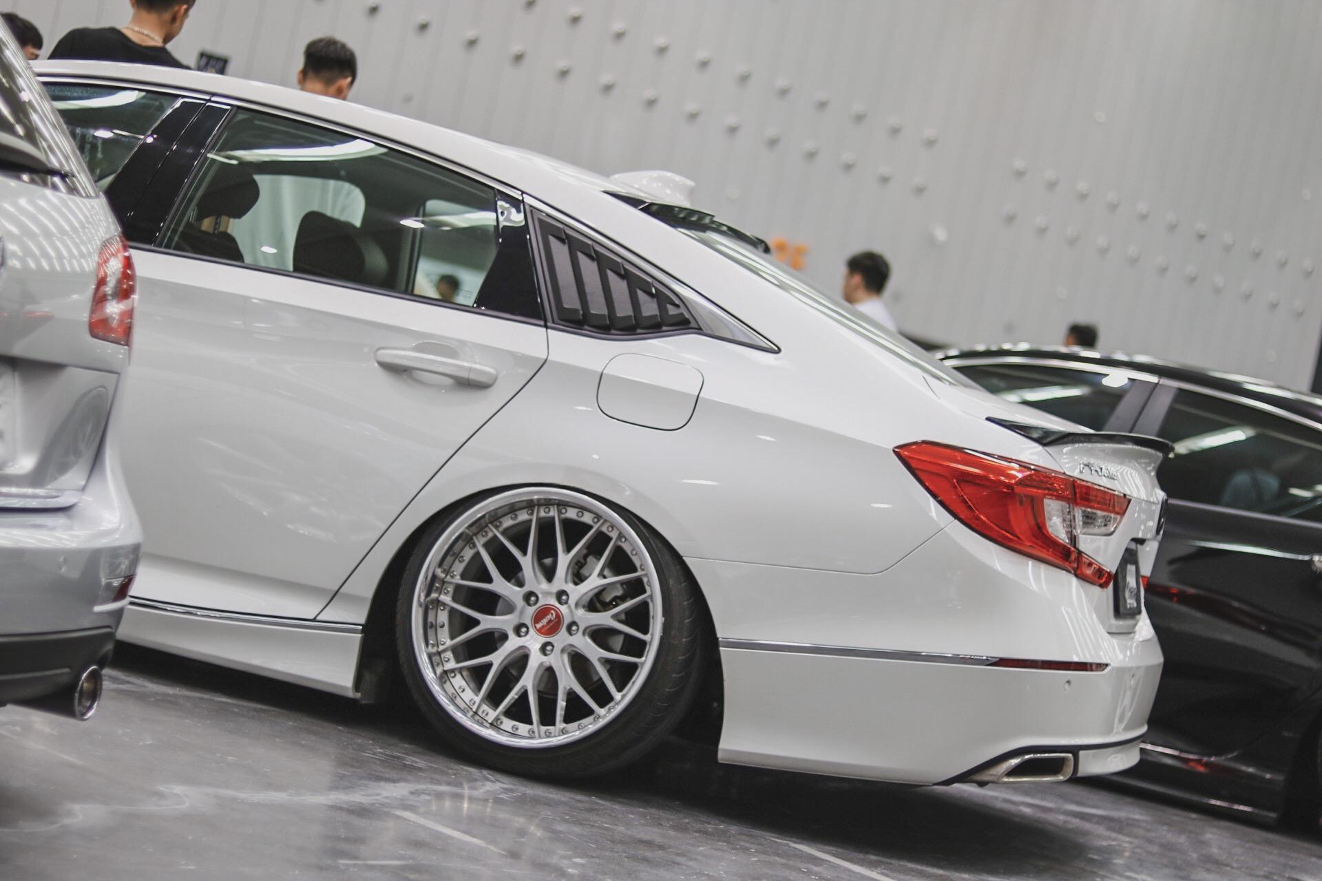 本田10代雅阁国内首改，花费7万将车打造成精品姿态！