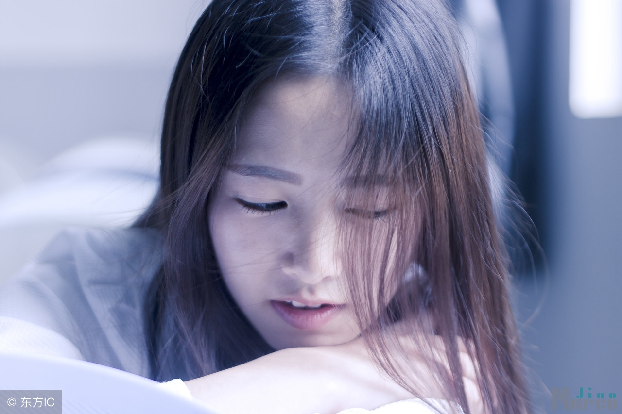 少年白发黑发方法,如何解决青少年一头白发