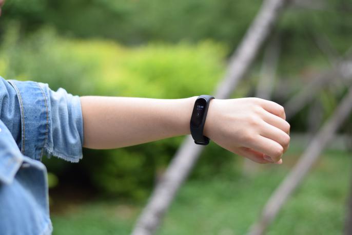 黑科技大彩屏智能手环,智能手环的门禁功能怎么设置