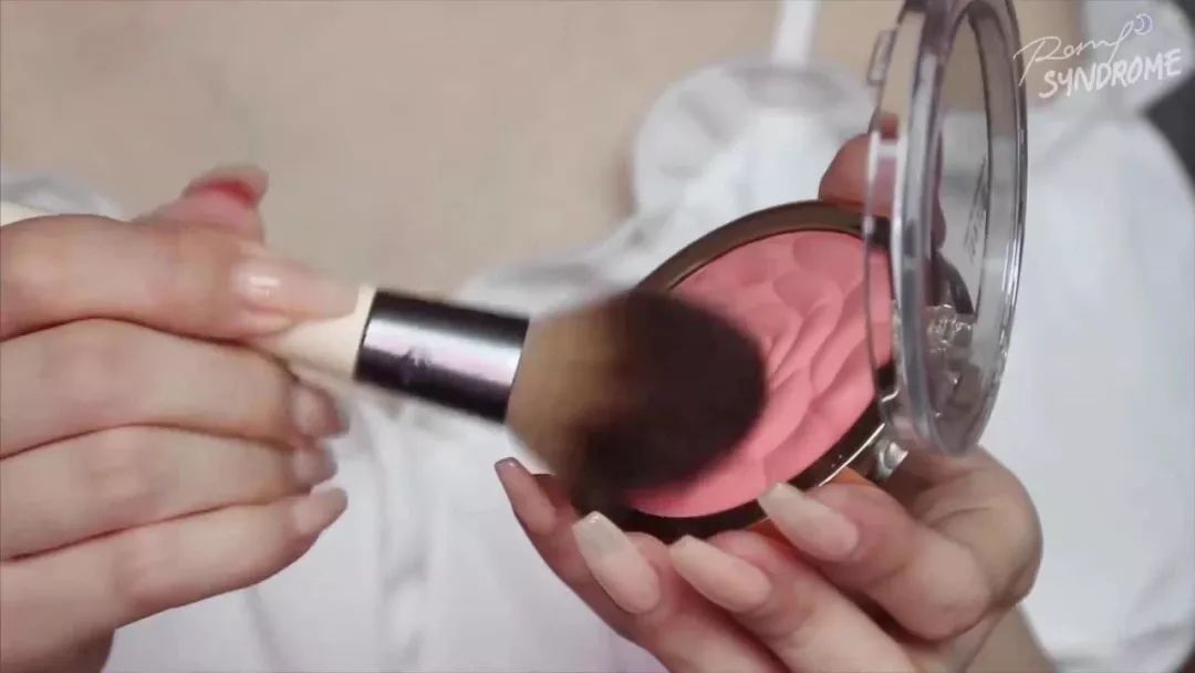 pony推荐精致眼妆,pony化妆技巧视频