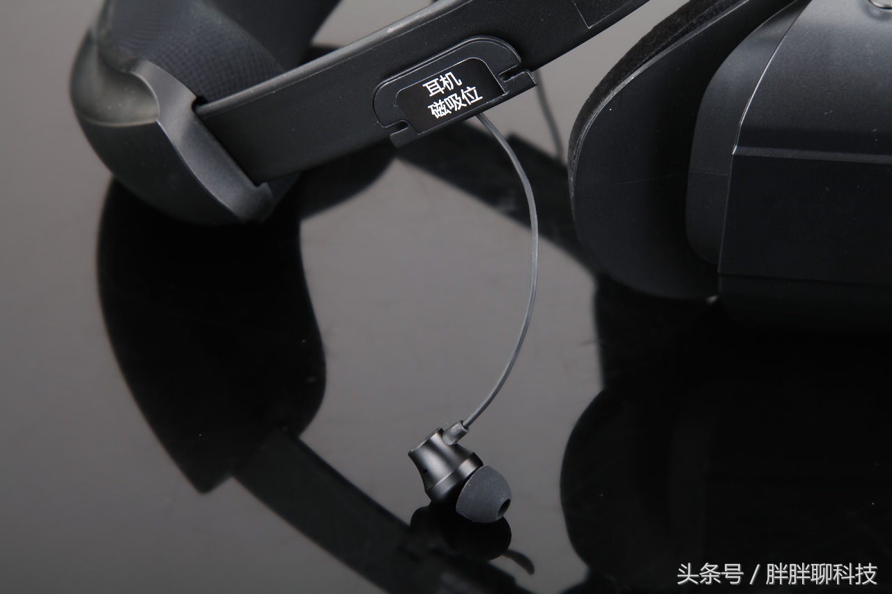 致未来的我们：爱奇艺奇遇IIVR一体机体验，真正的影院般体验！