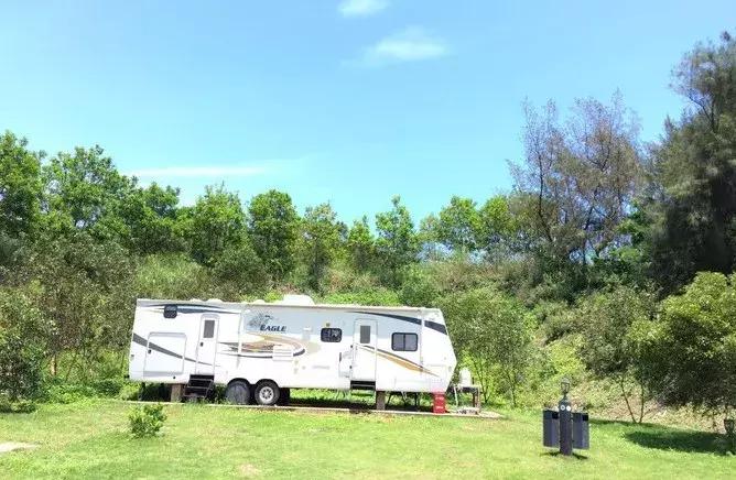 韩国济州岛是一座典型的火山岛,世界有名的火山岛