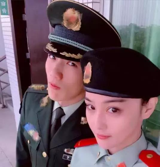 张馨予老公何捷童年照曝光,张馨予老公何捷多大年龄了