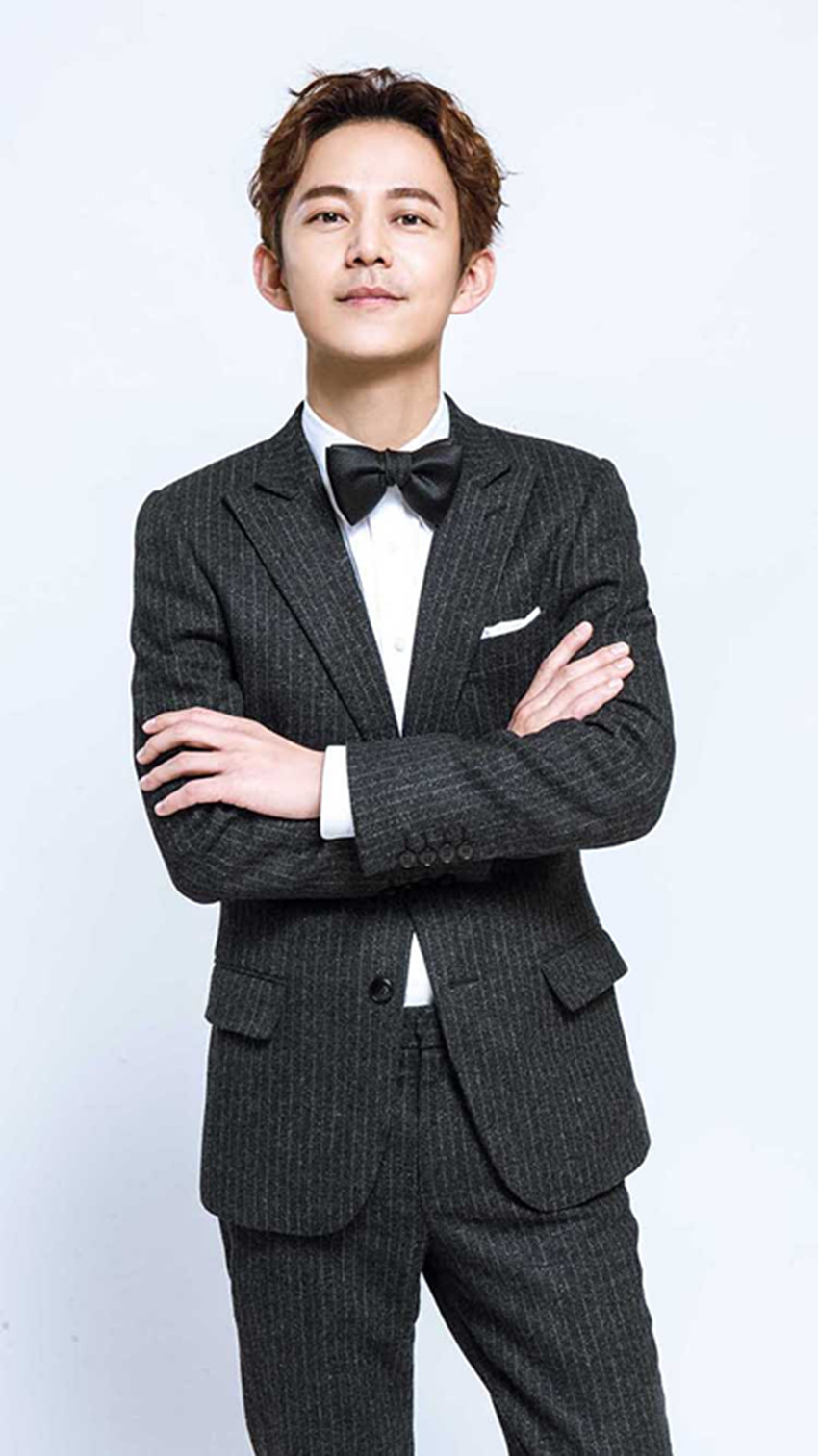 快乐大本营何炅老师怎么称呼嘉宾,何炅何老师的真实年龄是多少