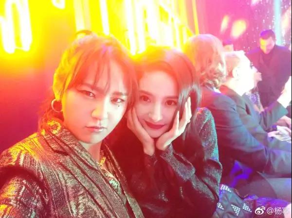 七夕新款大牌包包,杨幂周笔畅包包新品发布会视频