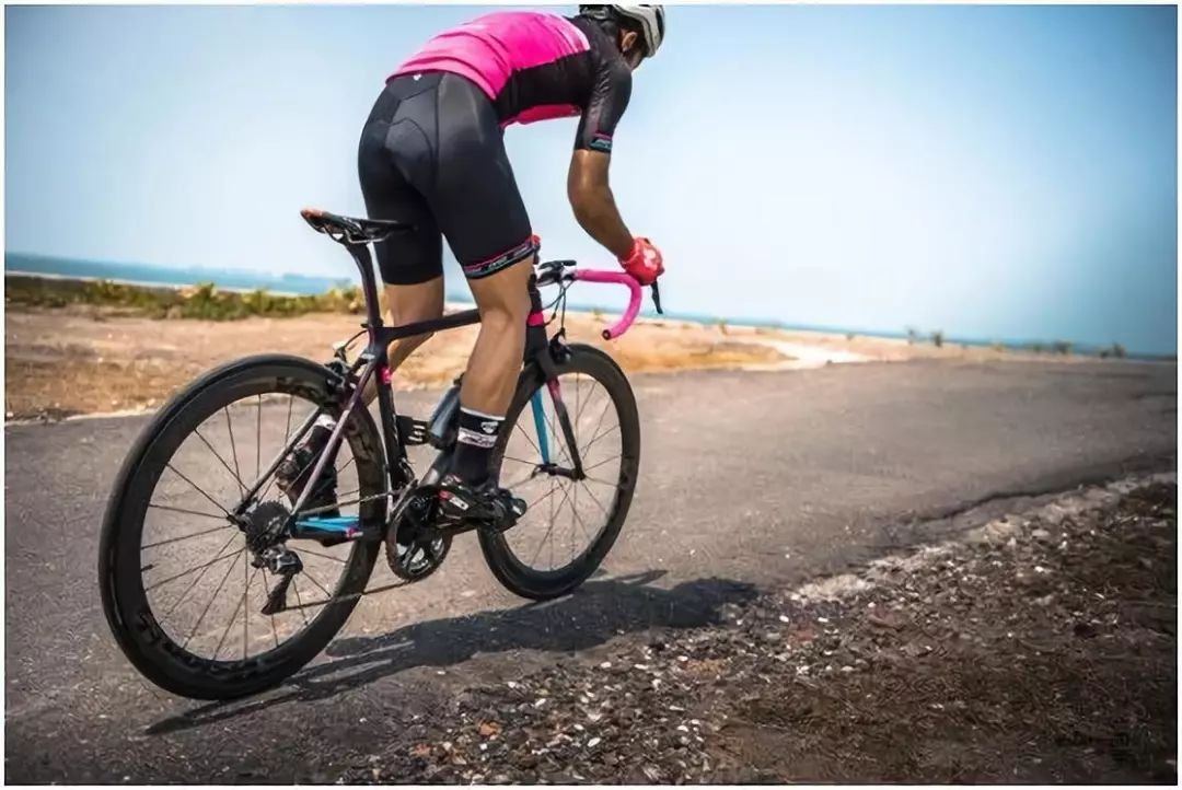 骑车避免翘头,骑车避免腿粗