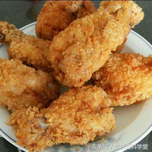 肯德基员工偷吃鸡米花,肯德基员工炸鸡腿