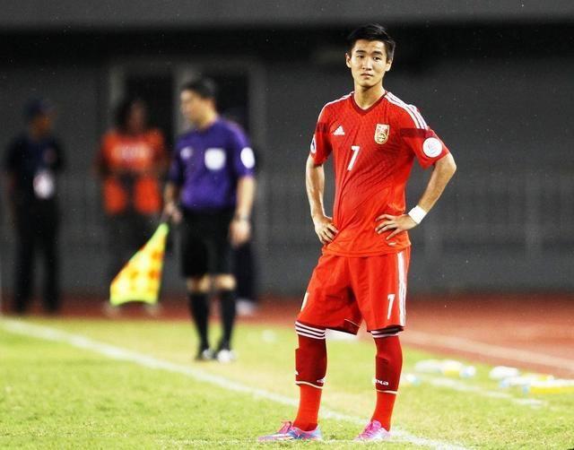 韦世豪打进多少乌龙球,北京国安2比2上海申花韦世豪乌龙